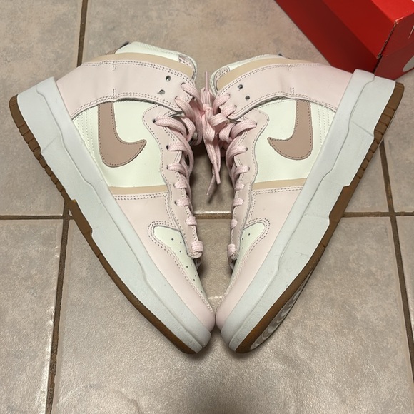 Nike Dunk High Up - Picture 8 of 9